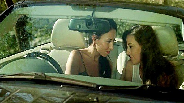 голые лесбиянки в машине
